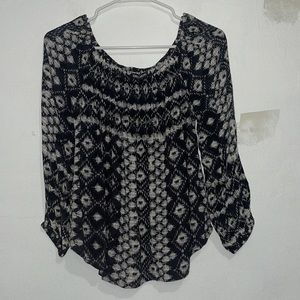 Size M Billabong Off the Shoulder Blouse
